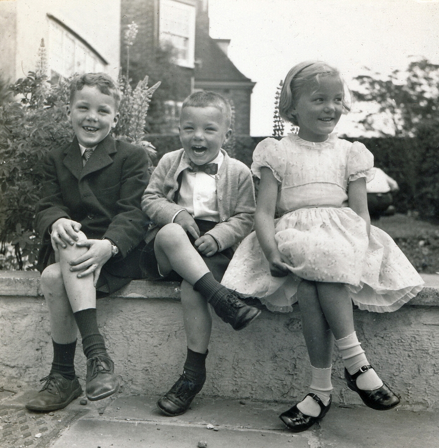 1956-12~ 2 Chipper, Duke & Bonney Paulsen, London UK.jpg