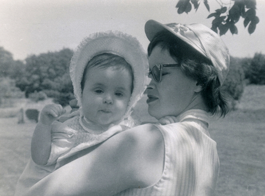 1957-05-27 6 Andrea (6+ mo) & Diane.jpg