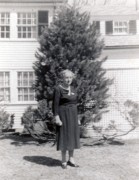 1958-04~ Liz Perry, 'Cribbage Champ'.jpg