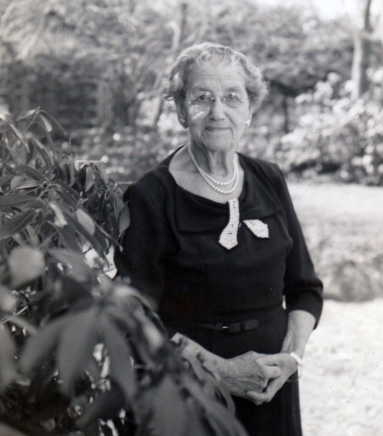 1958-04-09~ 5 Liz Perry at 86.5 years, Wellesley.jpg