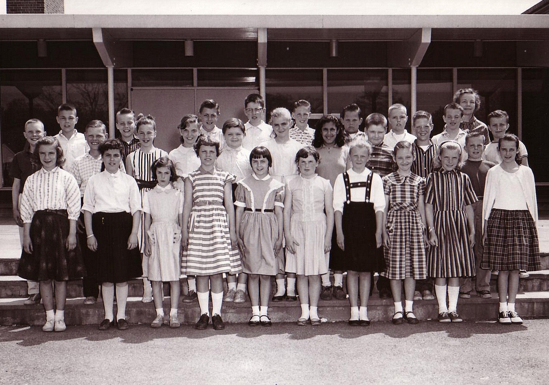 1959-05 Broadmeadow School Grade 5.jpg