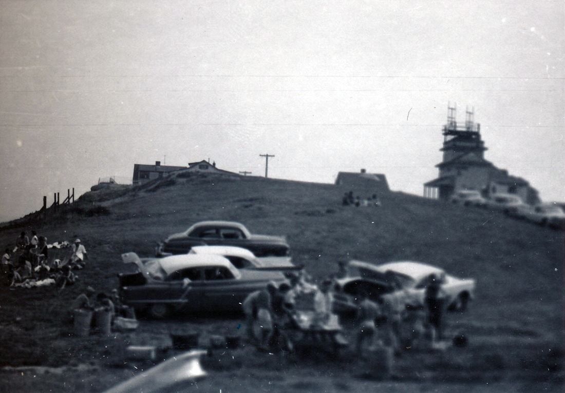 1959-07 1 Dick Marshall's clam bake, Fort Heath, Fourth Cliff, Scituate.jpg