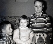 1959-12-28~ Dan, Andrea, Pete Jr & Andrea's Big Buddy.jpg