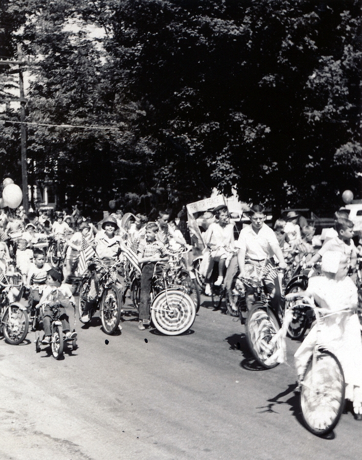 1960-07-04 7 Decorated Bicycles - Pete Jr in helmet liner, Ronny Stitt, Chuck Ellis (turning toward camera).jpg