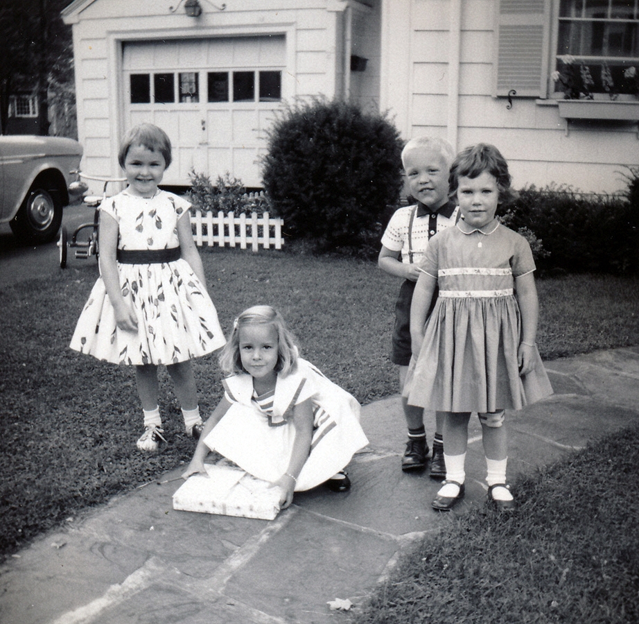 1961-07-07 2 Andrea, Anne, Bruce & Erica; Anne Rawson's 4th birthday party.jpg