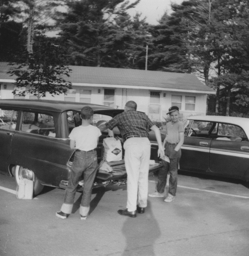 1961-08-06~ 3 Dan, Pete & Pete Jr, packing up to leave motel, Salisbury MA.jpg
