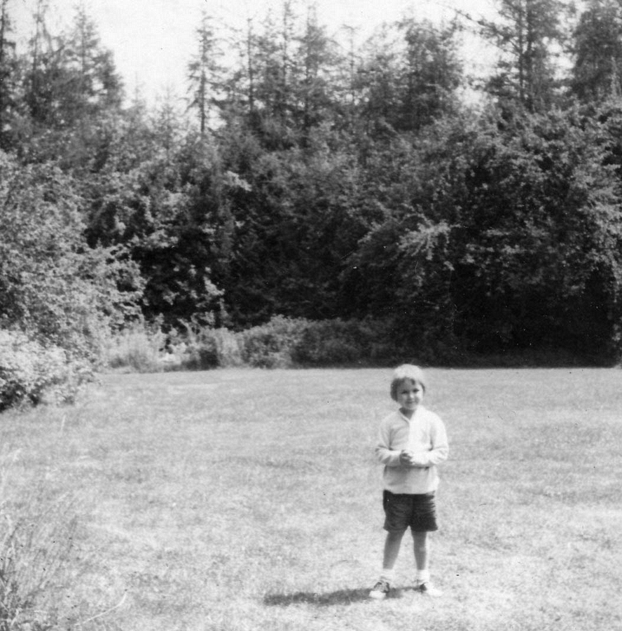 1961-08-11~ 11 Andrea, back lawn, Islesboro ME.jpg