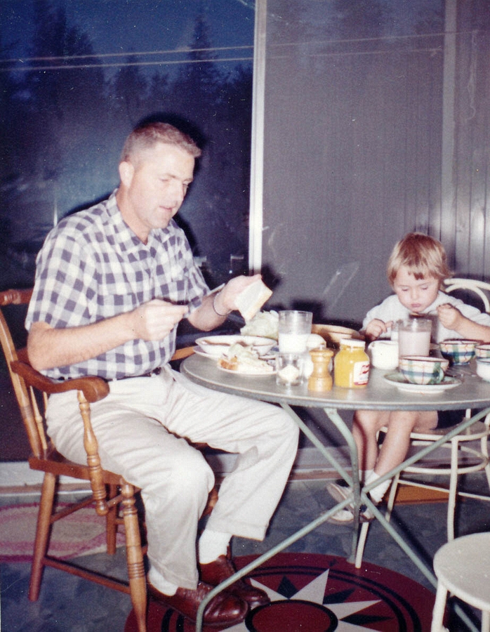 1961-09-03~ 05 Pete Sr & Andrea, hearty lunch in playroom, Islesboro ME.jpg