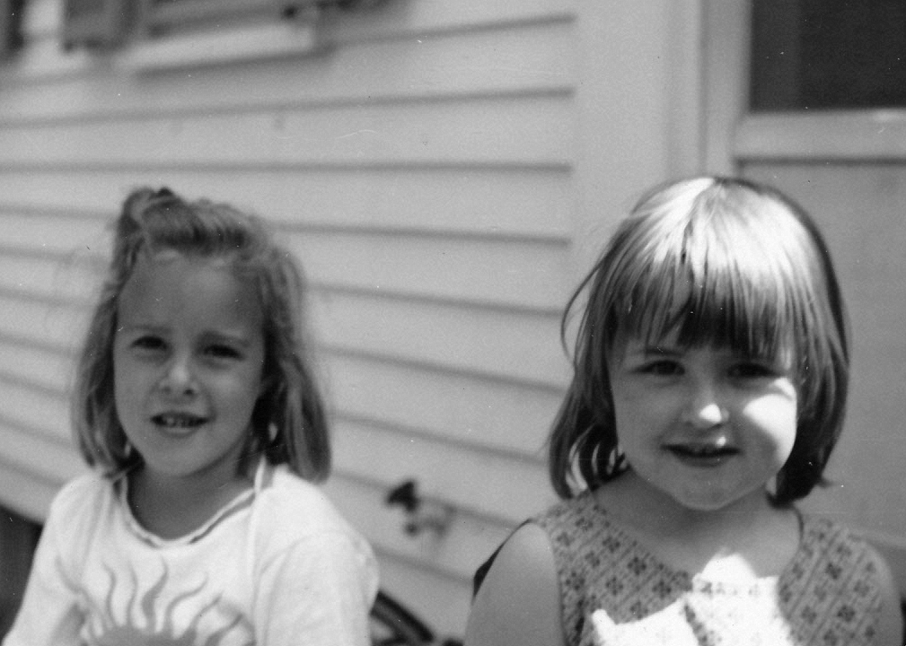 1962-05 12 Anne Rawson & Andrea, front steps, Needham.jpg