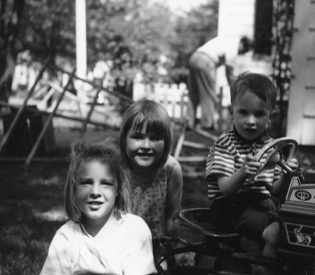 1962-05 13 Anne Rawson, Andrea, & Bobby Long.jpg