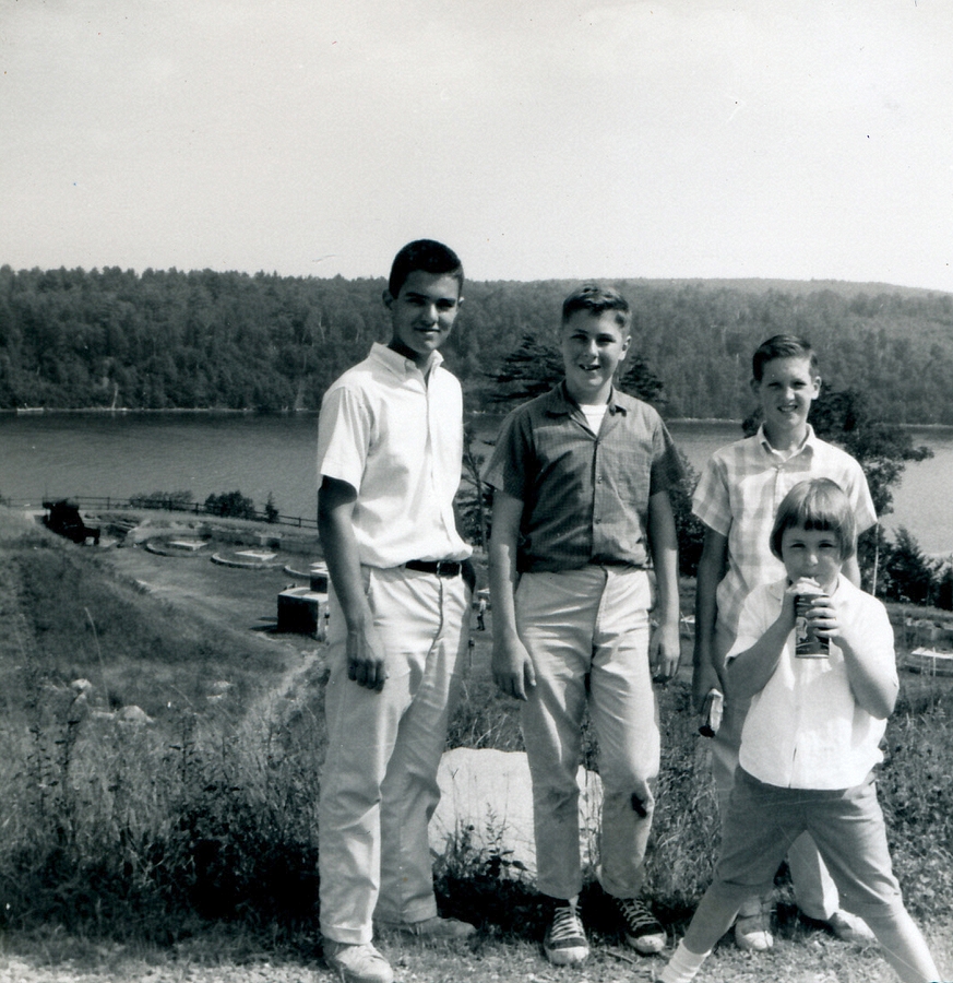 1963-08 01 Dave Hoyt, Dan, Ron Stitt & Andrea; Fort Knox ME.jpg