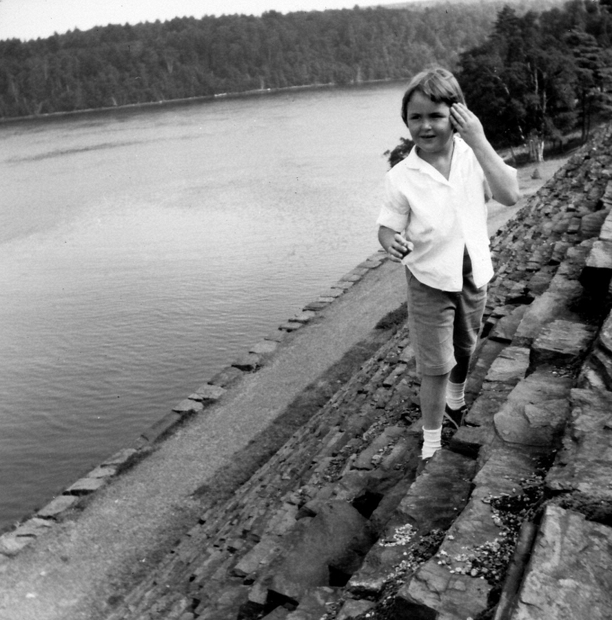 1963-08 04 Andrea and the fort 'down river'; Fort Knox ME.jpg