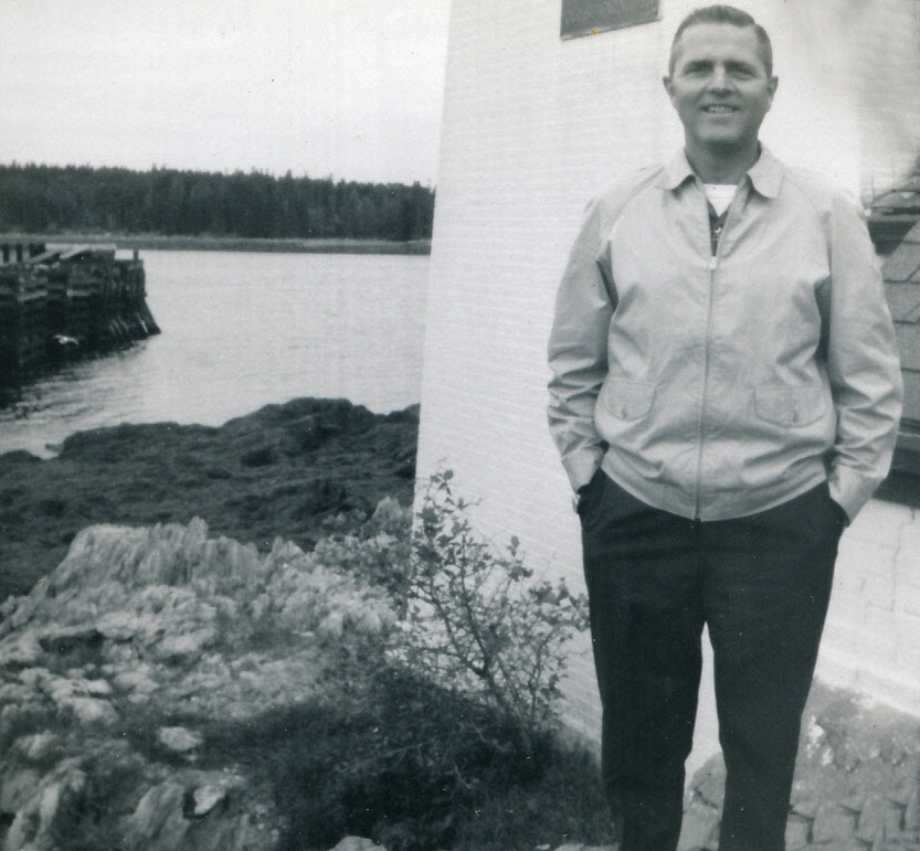 1963-08 13 Pete at the lighthouse, low tide, Islesboro ME.jpg