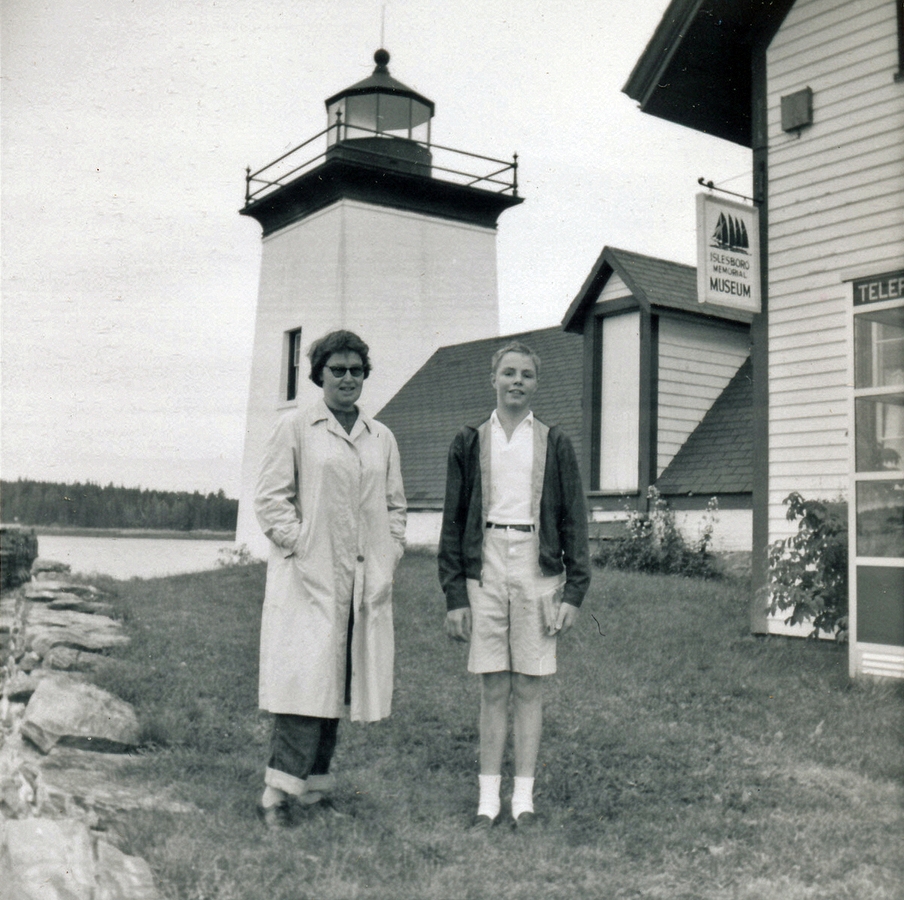1963-08 14 Diane & Pete Jr, outside Museum, Ferry Landing, Islesboro ME.jpg