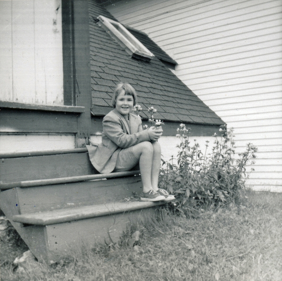 1963-08 15 Andrea at the shed of the old lighthouse, Islesboro ME.jpg