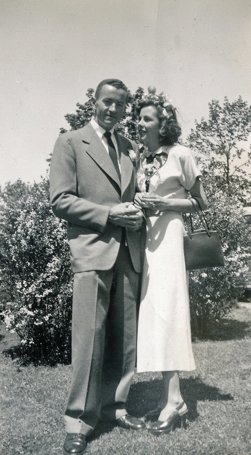 1948-05-19 1 Bob & Mary Jane (Matthews) Wager.jpg