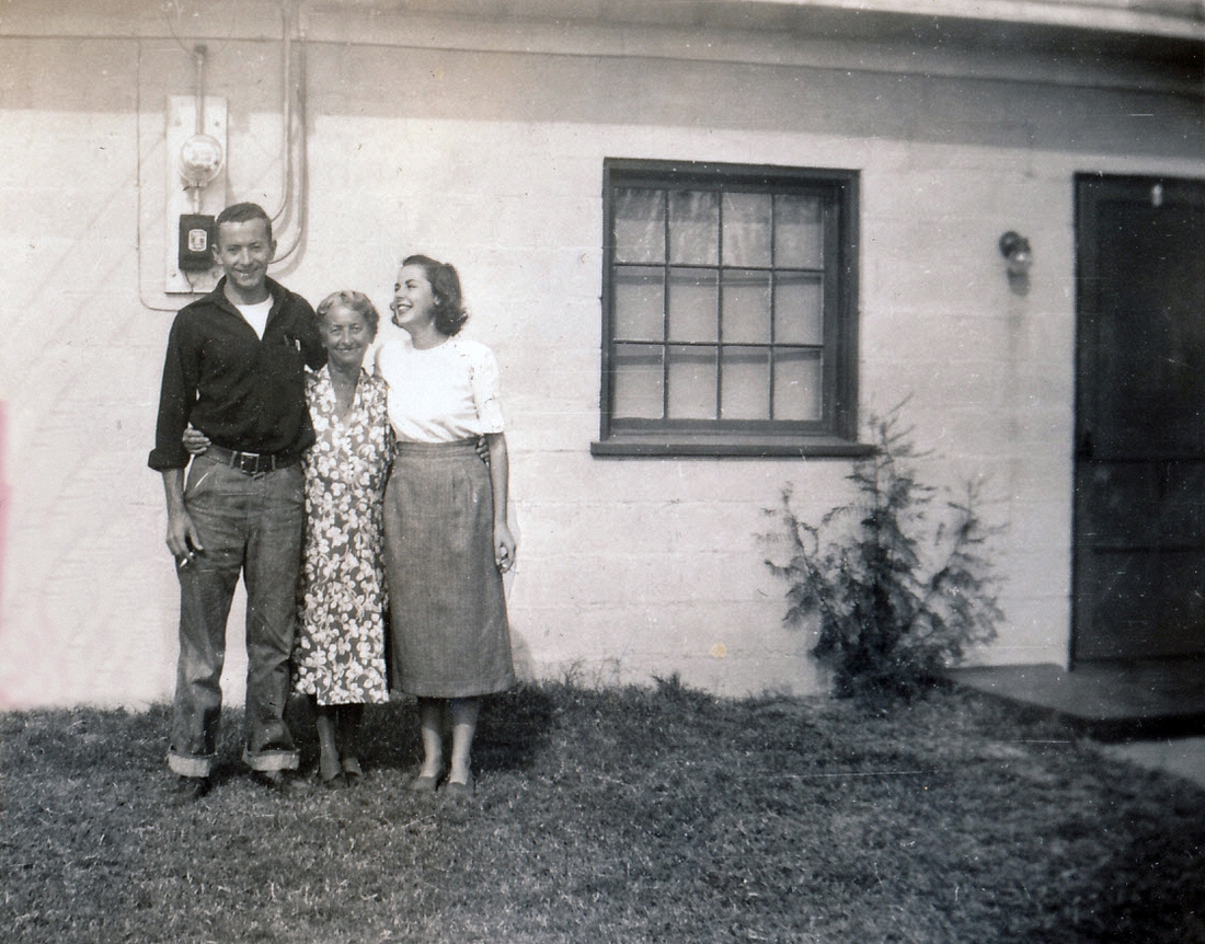 1948-10 Bob, Clare & Jane Wager, Tucson AZ.jpg