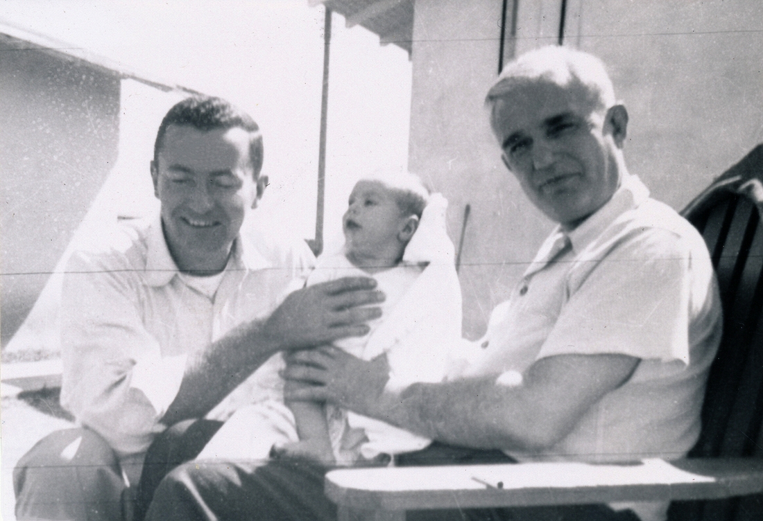 1952-01 10 Bob, Bob Jr & Hilliard, Tucson AZ.jpg