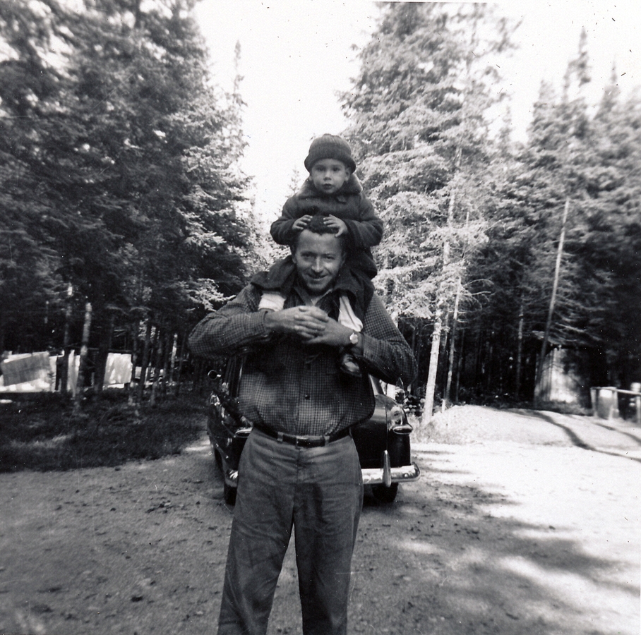 1954-10-04 Bob & Bob Jr, before they left Ely MN for Tucson AZ (cold & snowing soon).jpg