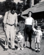 1956-08 9 Wagers wave goodbye.jpg