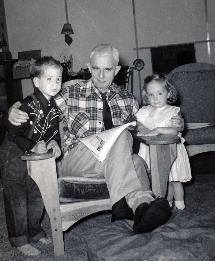 1957-04~ 1 Bob Jr, Hilliard & Deidra; Hillie's last trip to Ely MN.jpg