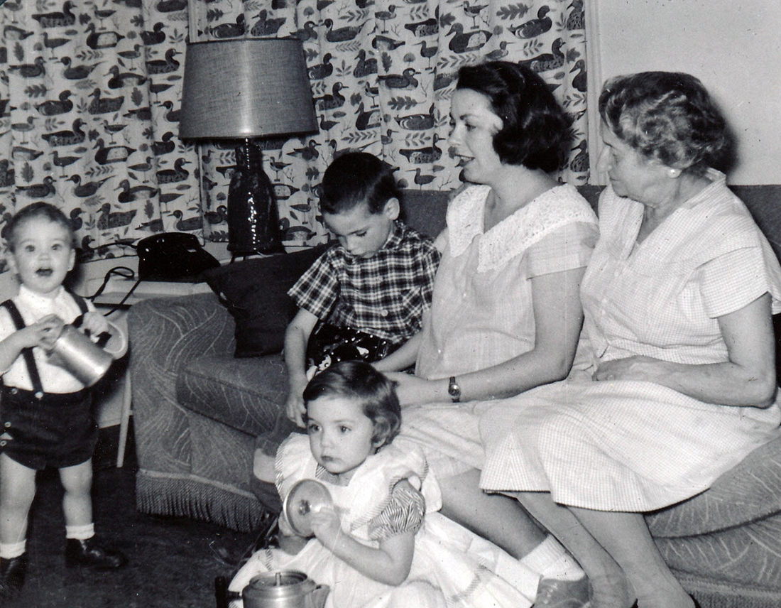 1958-02 (3 days before Jans arrived) Matt, Bob Jr, Jane, Clara Wager & Deidra (on floor).jpg