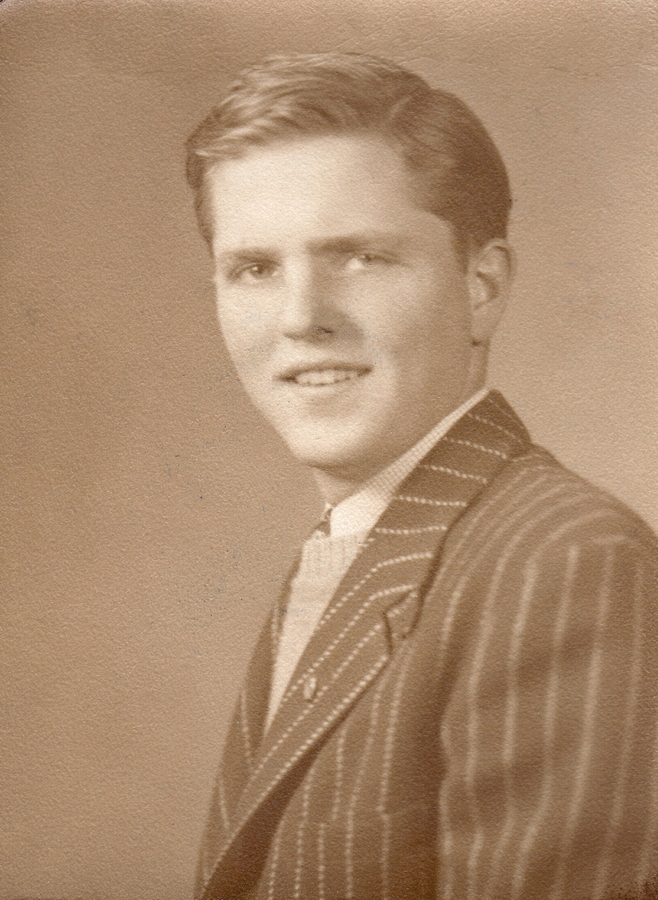 1939~ Pete at Bayside High, Queens, NYC.jpg