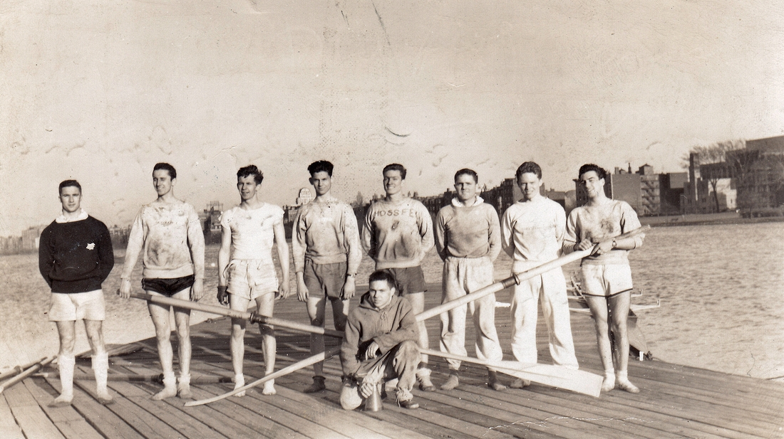 1940~ Pete (6 of 8 from left), MIT crew.jpg