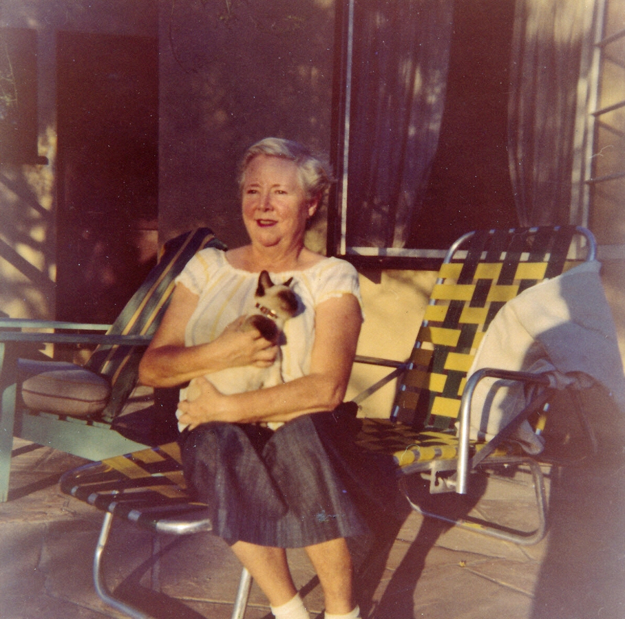 1958-12 1 Geneth & Kitchy-Boo, Cathedral City, CA.jpg