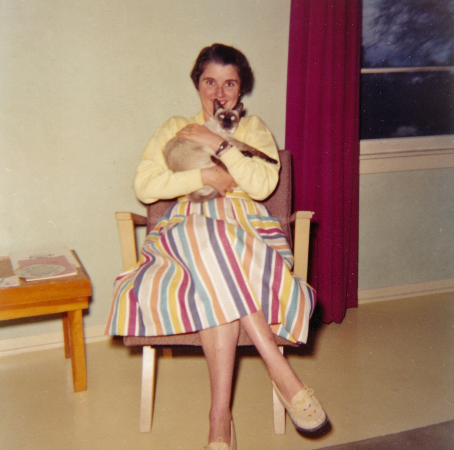 1958-12 4 Til & Kitchy-Boo, Cathedral City, CA.jpg