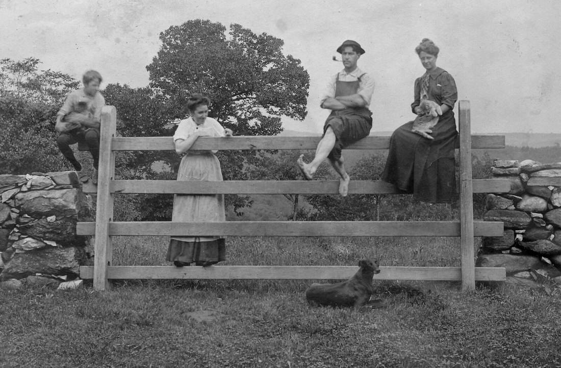 1905~ Ped, Liz, Harry & Mabel (Hotchkiss) Perry, Oxford CT.jpg