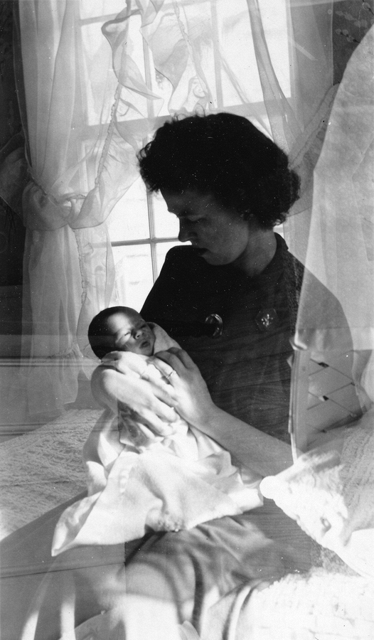 1950-01 01 John Beecher Perry III (4 wk, 20.5 in, 6.5#) & Jinny.jpg