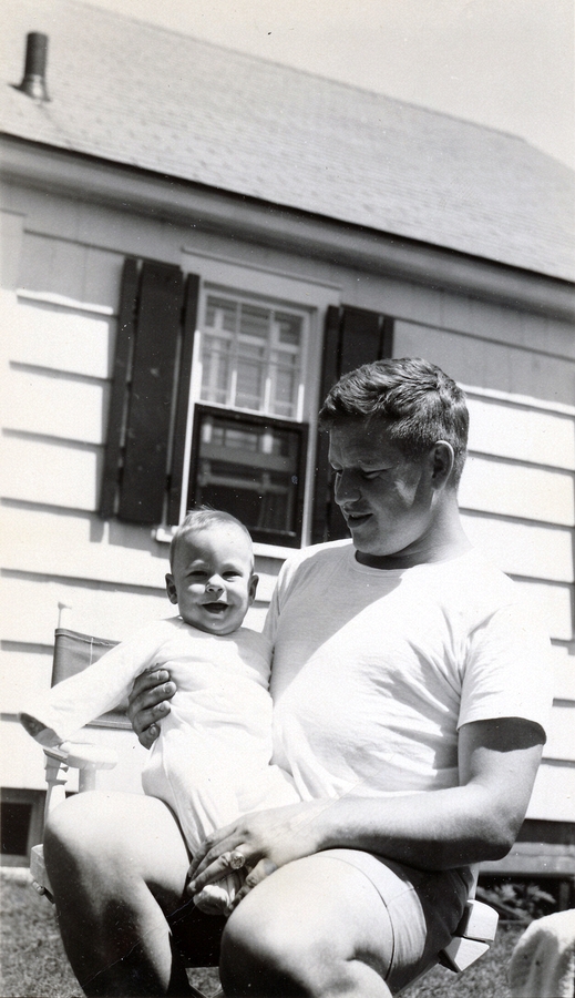 1950-06-11 JBP III (6 mo, 16 lb 2 oz, 26 in) & JBP II (29 yr 9 mo 22 da, wt not tellin', 5 ft 7 in) .jpg