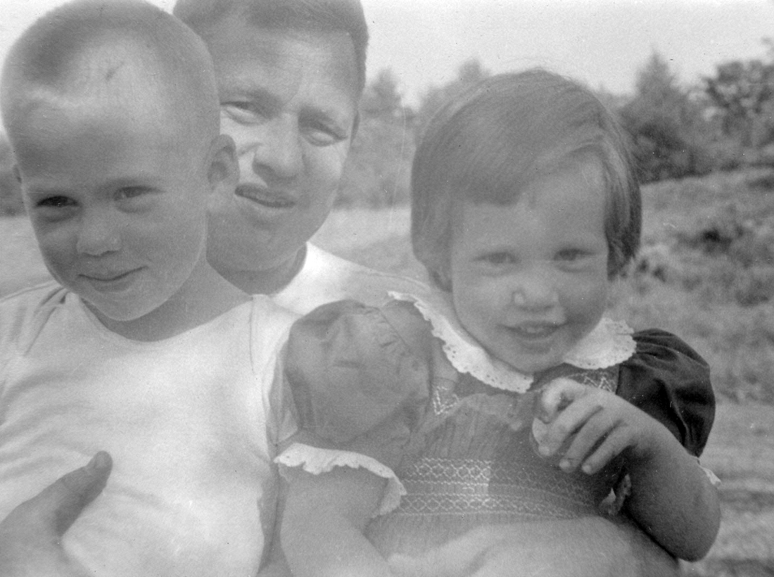 1957-05-27 01 Carl, Jack & Judy.jpg