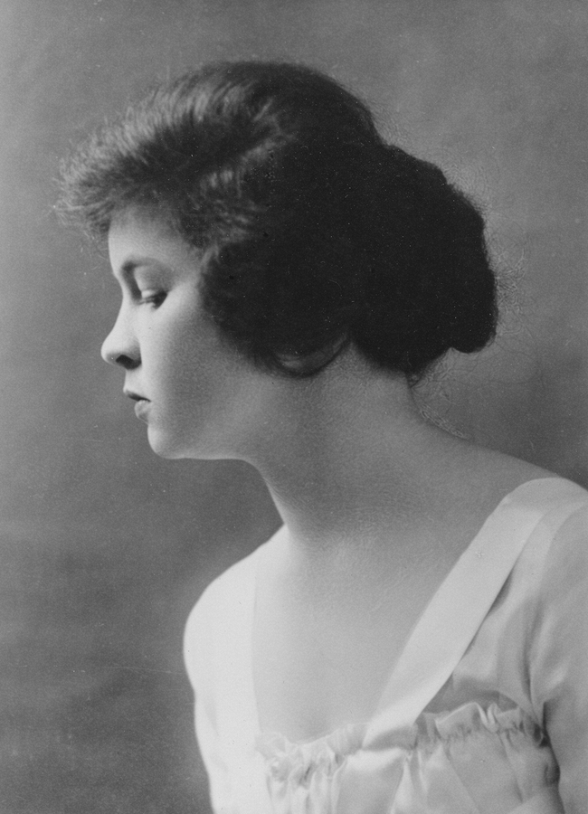 1915~ Doris.jpg
