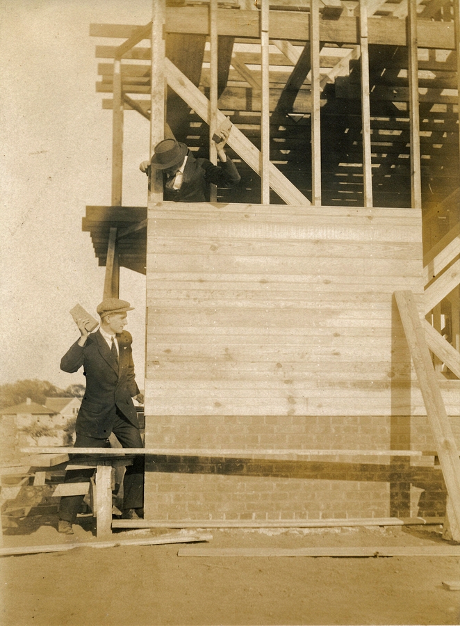 1916~ 03 Harold Riley & Ped - 'Where's Ped'.jpg