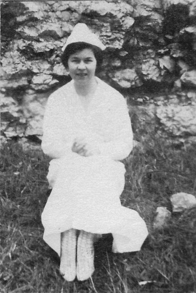 1917~ Doris.jpg