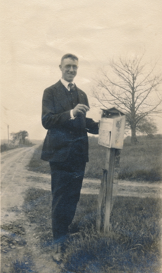 1918 05 Ped mailing daily letter to Doris, Gales Ferry CT.jpg