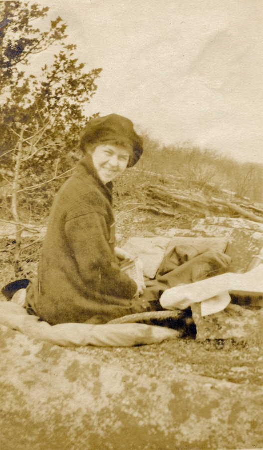1919-04-13 1 Doris, Easter - 'our rock'.jpg