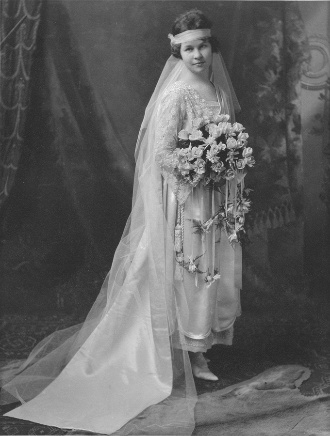 1919-10-22 Doris Woodbury marries Ped Perry.jpg