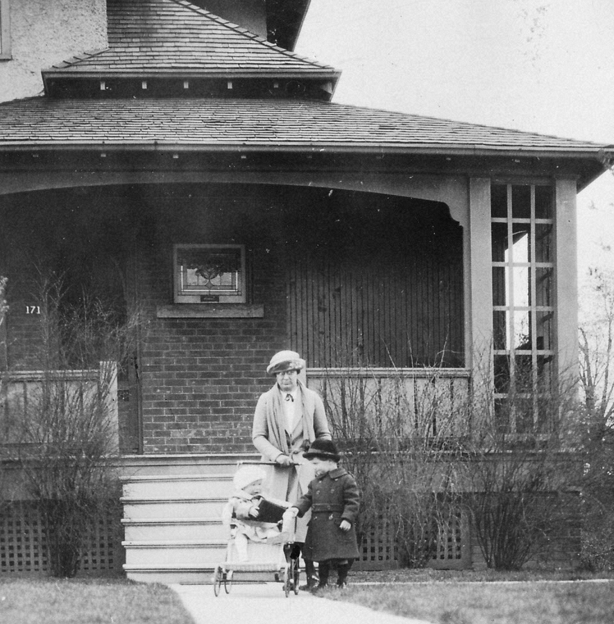 1921 Dorothy, Jack & Sunny, Canada.jpg