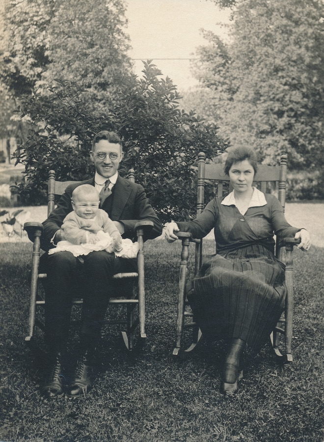 1921-05 Jack, Ped & Doris, New Haven CT.jpg
