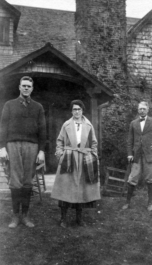 1923~ 1 Eb Griffing, Aunt Katch & Mr Curtis, Milford CT.jpg