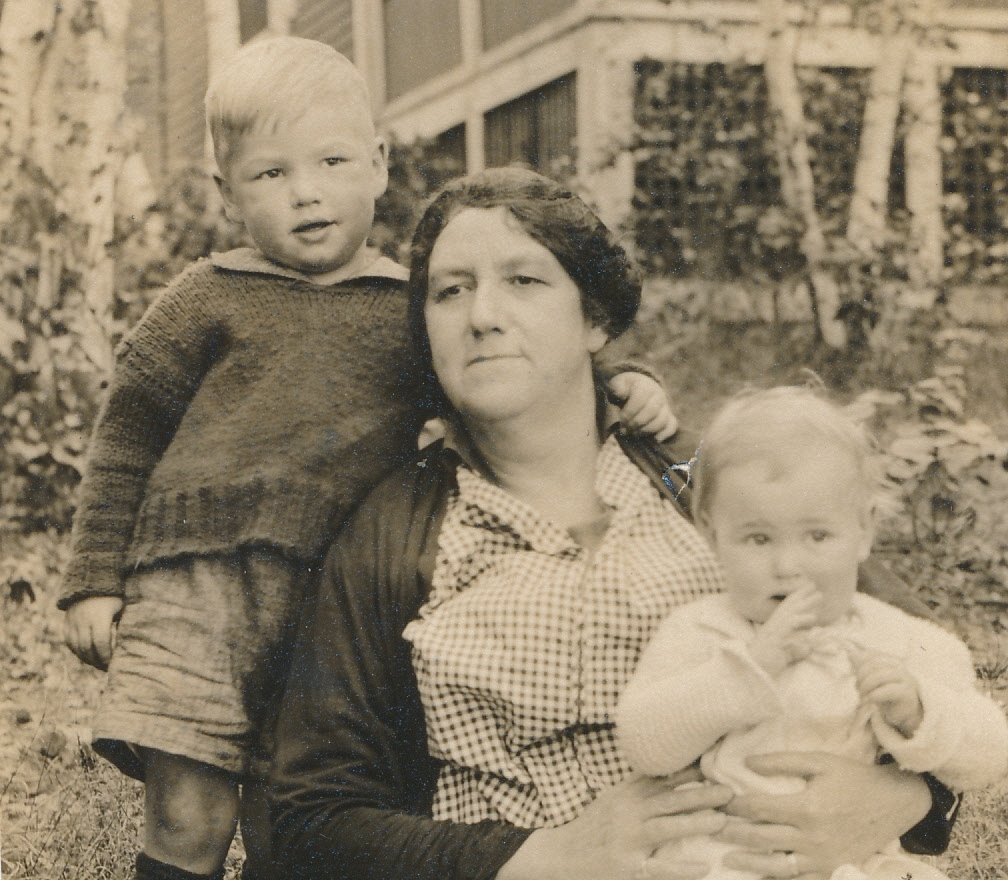1924-09~ Jack, Gram (Liz) & Diane.jpg