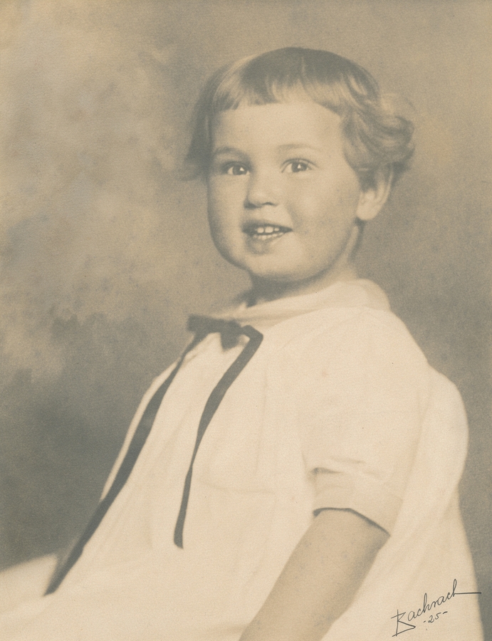 1925-11~ Diane cut off a lot of her hair the day before this picture was taken.jpg