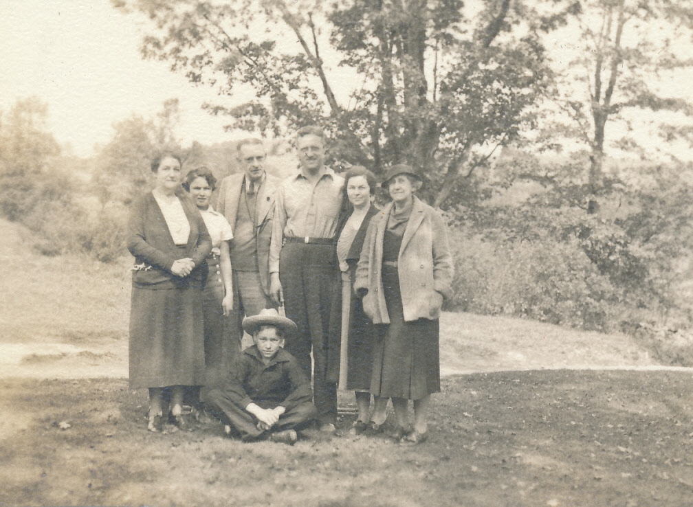 1936-09 3 Dodges & Perrys, Peacham VT.jpg