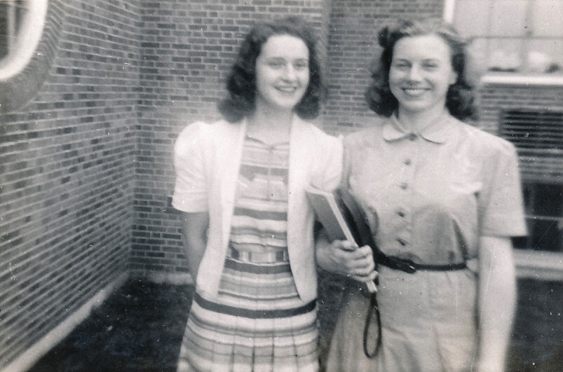 1940-06-04 1 Anne MacNeil & Jane Neale, Wellesley HS.jpg