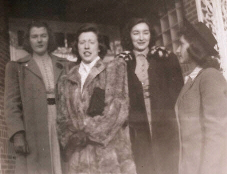 1941-03-30 05 Cheezie, Kelly, Dot & Anne, Allentown PA.jpg
