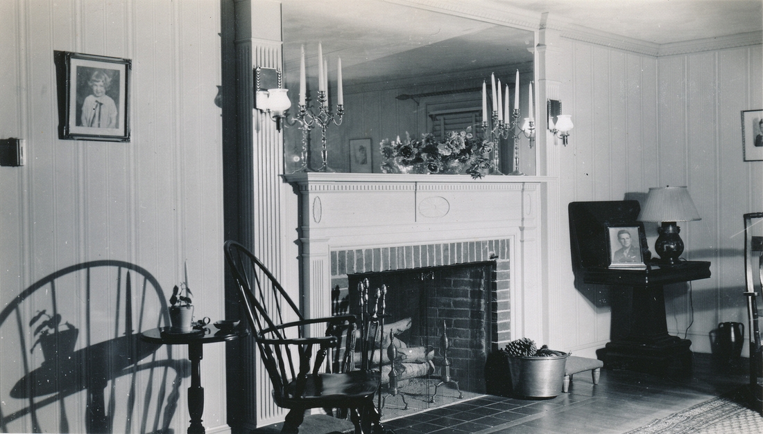 1943-09~ 1 Living room (USAAF photo of Jack), 5 Alden Rd, Wellesley Hills MA.jpg