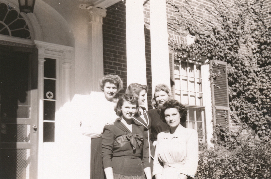 1943-09~ 5 (r) Mary Poxy, Diane, Connie Edwards, (f) Jin-Pot & Lu Clark - last visit to Colby by Lu, Connie & Diane.jpg